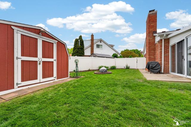 2105 Vernon Court, Trenton, MI 48183