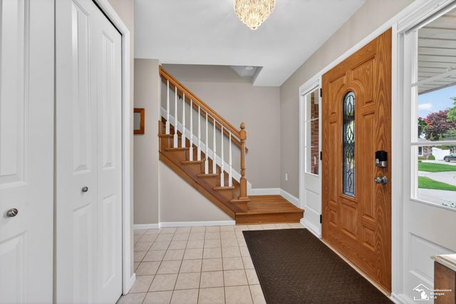 2105 Vernon Court, Trenton, MI 48183