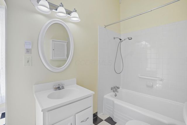 231 W Elm Street, Washington Court House, OH 43160