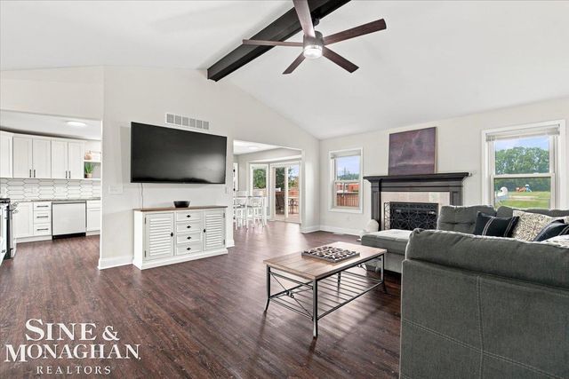 574 Kelli Avenue, Marysville, MI 48040