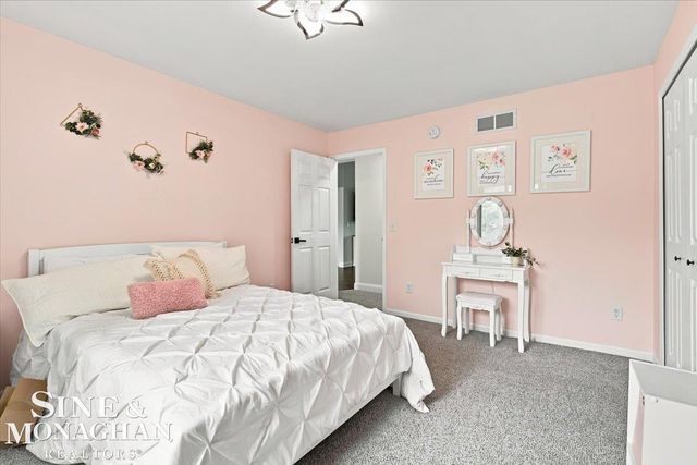 574 Kelli Avenue, Marysville, MI 48040