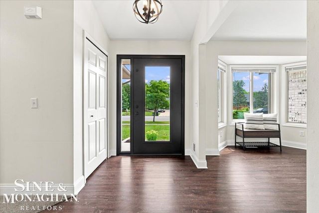 574 Kelli Avenue, Marysville, MI 48040