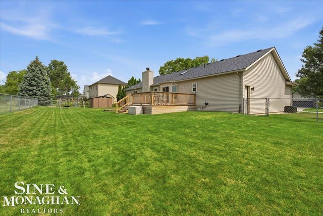 574 Kelli Avenue, Marysville, MI 48040