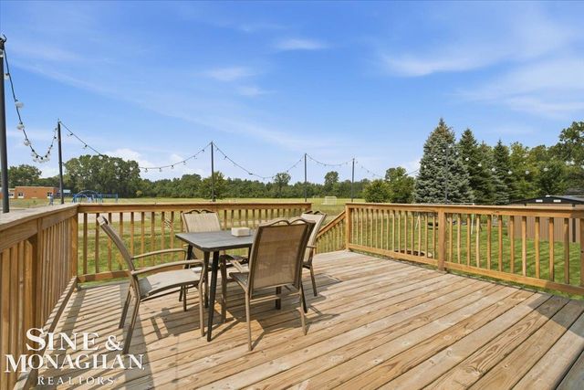 574 Kelli Avenue, Marysville, MI 48040