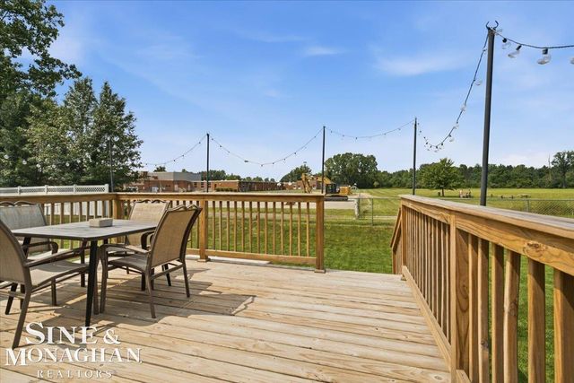 574 Kelli Avenue, Marysville, MI 48040