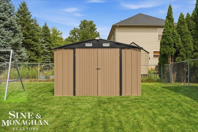 574 Kelli Avenue, Marysville, MI 48040