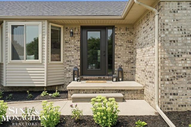 574 Kelli Avenue, Marysville, MI 48040