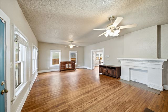 1808 W Easton Court, Tulsa, OK 74127