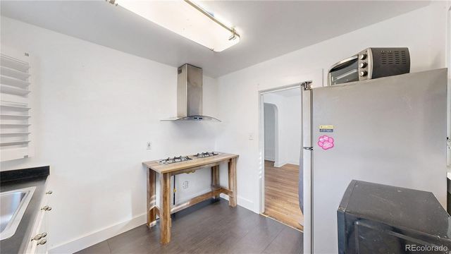 6090 W 10th Avenue, Lakewood, CO 80214