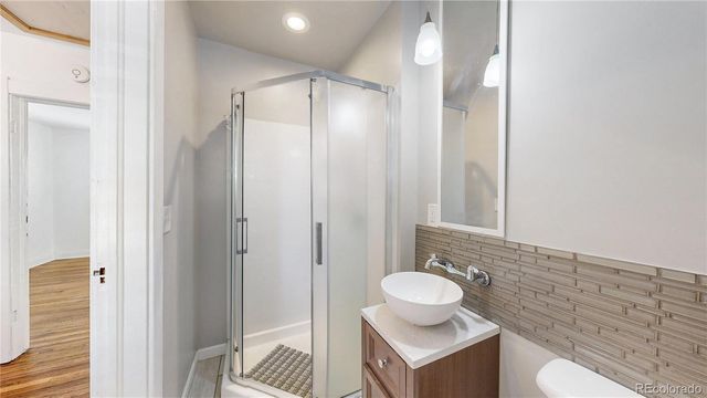 6090 W 10th Avenue, Lakewood, CO 80214