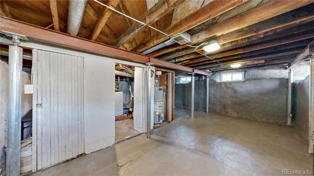 6090 W 10th Avenue, Lakewood, CO 80214