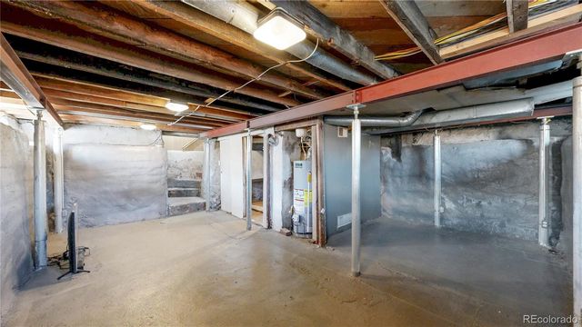 6090 W 10th Avenue, Lakewood, CO 80214