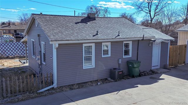 6090 W 10th Avenue, Lakewood, CO 80214