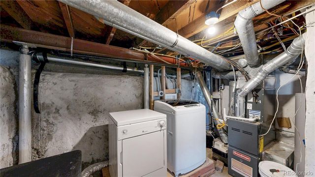 6090 W 10th Avenue, Lakewood, CO 80214