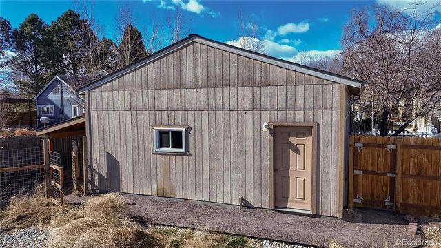 6090 W 10th Avenue, Lakewood, CO 80214