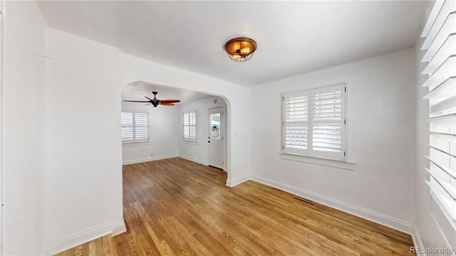 6090 W 10th Avenue, Lakewood, CO 80214