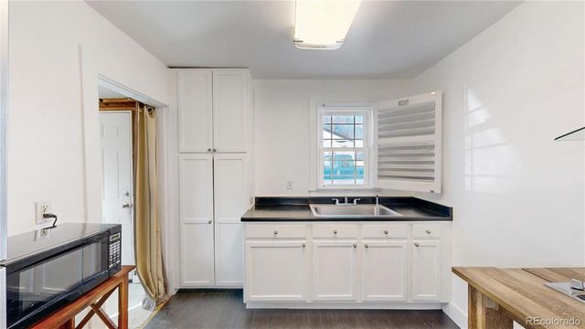 6090 W 10th Avenue, Lakewood, CO 80214