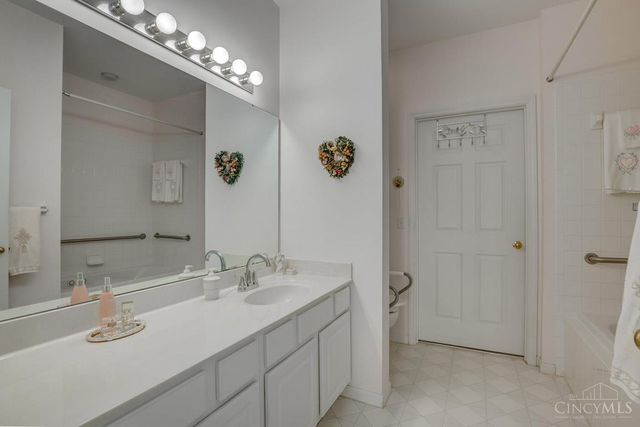 2795 Ashton Circle, Fairfield Twp, OH 45011