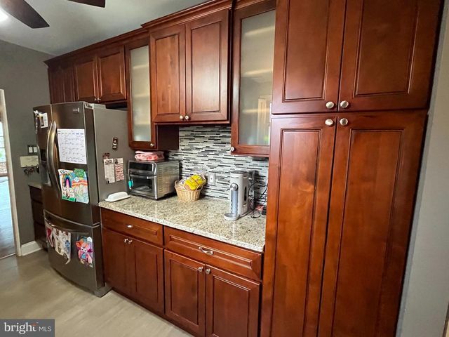 346 ALBANY AVE, Barrington, NJ 08007