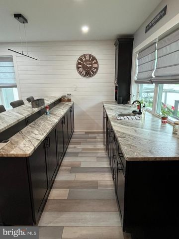 346 ALBANY AVE, Barrington, NJ 08007