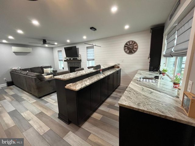 346 ALBANY AVE, Barrington, NJ 08007