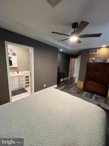 346 ALBANY AVE, Barrington, NJ 08007