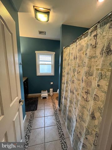346 ALBANY AVE, Barrington, NJ 08007