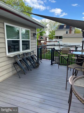 346 ALBANY AVE, Barrington, NJ 08007