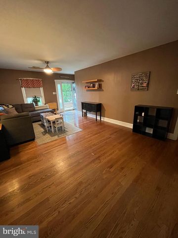 346 ALBANY AVE, Barrington, NJ 08007