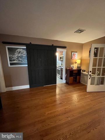 346 ALBANY AVE, Barrington, NJ 08007
