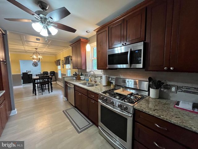 346 ALBANY AVE, Barrington, NJ 08007