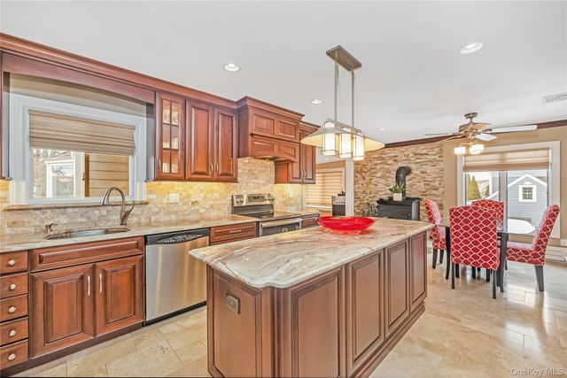 30 Crestwood Boulevard, Farmingdale, NY 11735