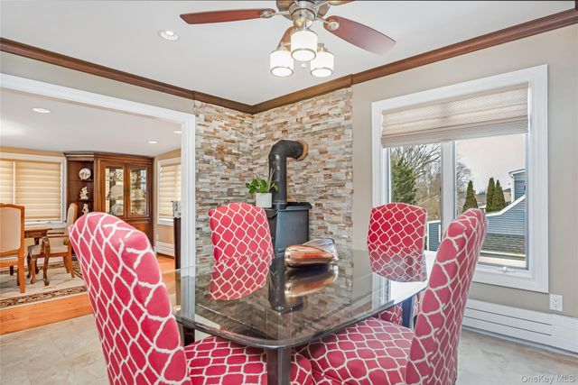 30 Crestwood Boulevard, Farmingdale, NY 11735