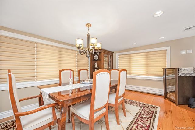 30 Crestwood Boulevard, Farmingdale, NY 11735