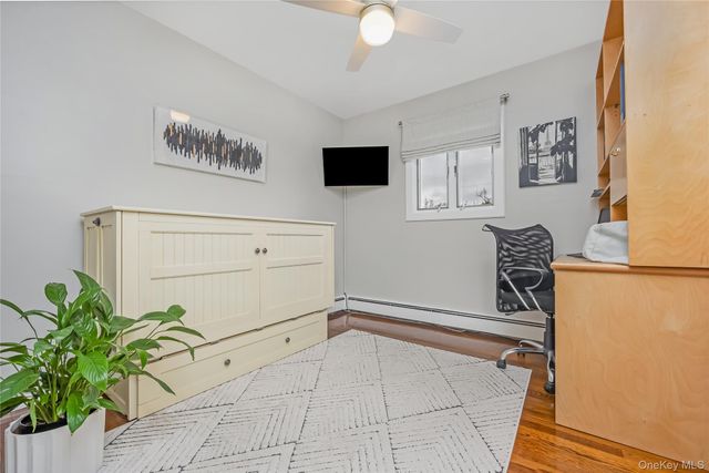 30 Crestwood Boulevard, Farmingdale, NY 11735