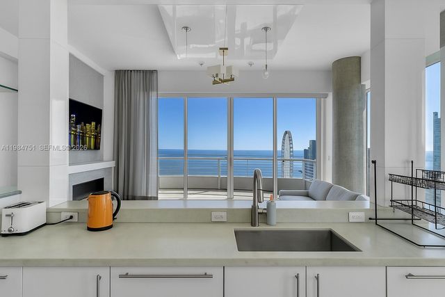 900 Brickell Key Blvd 2904, Miami, FL 33131