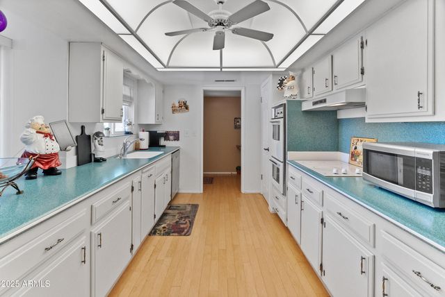 10229 W BOLIVAR Drive, Sun City, AZ 85351