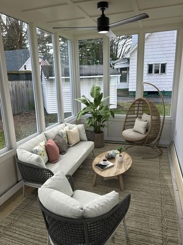55 Parkerview St, Springfield, MA 01129