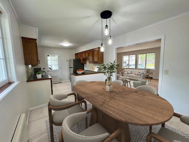 55 Parkerview St, Springfield, MA 01129