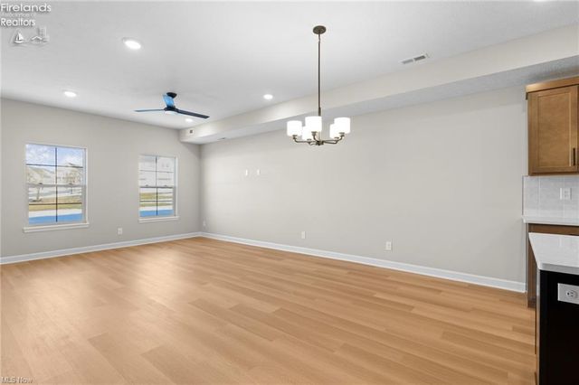 453 Harbor Lane, Lorain, OH 44052