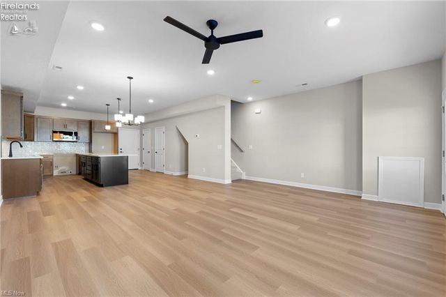 453 Harbor Lane, Lorain, OH 44052