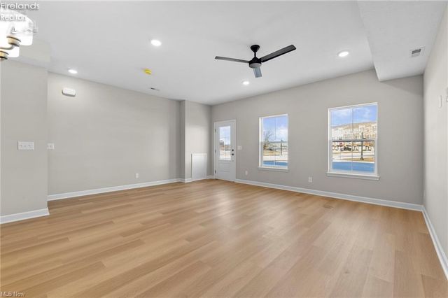 453 Harbor Lane, Lorain, OH 44052