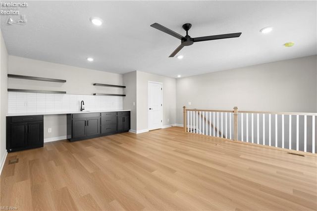 453 Harbor Lane, Lorain, OH 44052