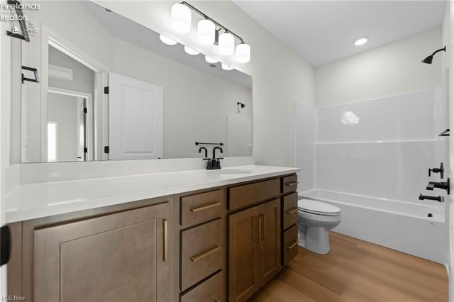 453 Harbor Lane, Lorain, OH 44052