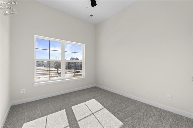 453 Harbor Lane, Lorain, OH 44052