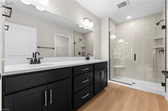 453 Harbor Lane, Lorain, OH 44052