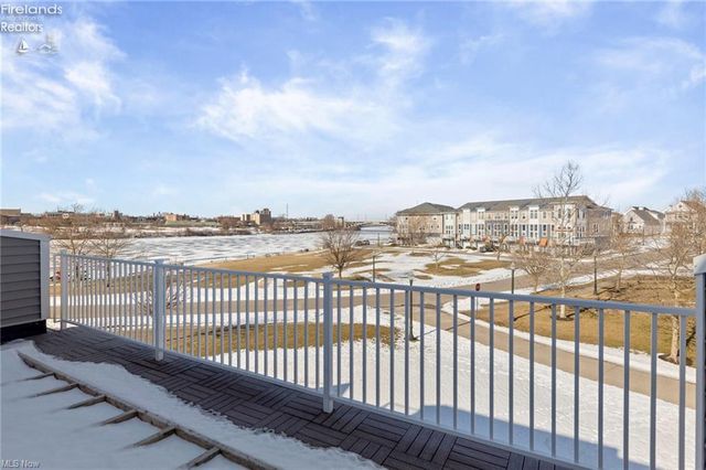 453 Harbor Lane, Lorain, OH 44052