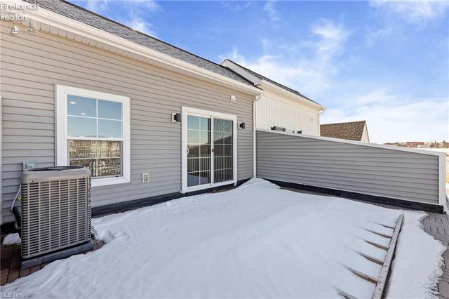 453 Harbor Lane, Lorain, OH 44052