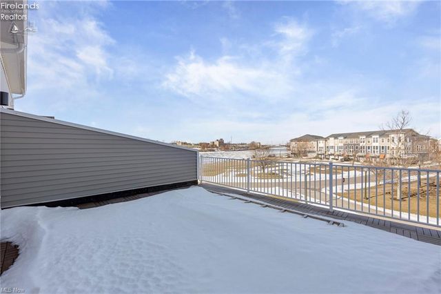 453 Harbor Lane, Lorain, OH 44052