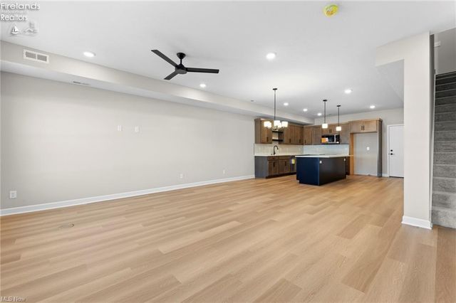 453 Harbor Lane, Lorain, OH 44052